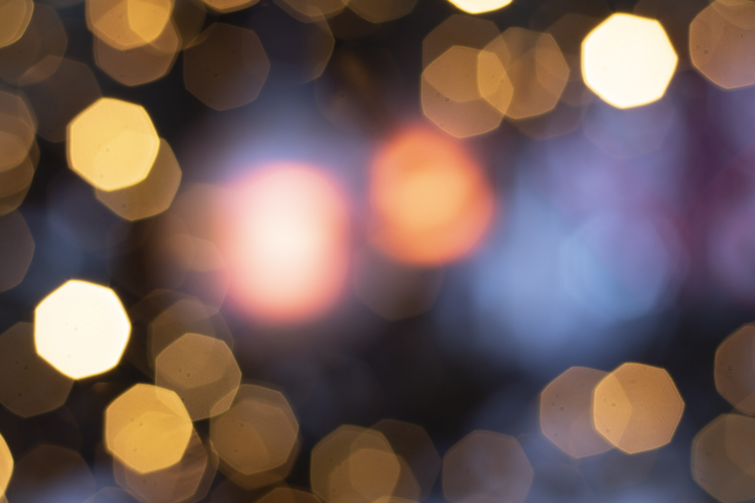 The annual Amsterdam Light festival is very magic! On one hand you experience the beautiful art objects, on the other hand the city is even more stunning during these months. And combining those two makes everything even more magic. Join us during this 6,5 km photowalk. Make sure you wear warm shoes and clothes. Bring a tripod if you have one. The beautiful city center of Amsterdam will be your lightning photostory. Our 3 hour walk is 150 euro for one, 250 for two.