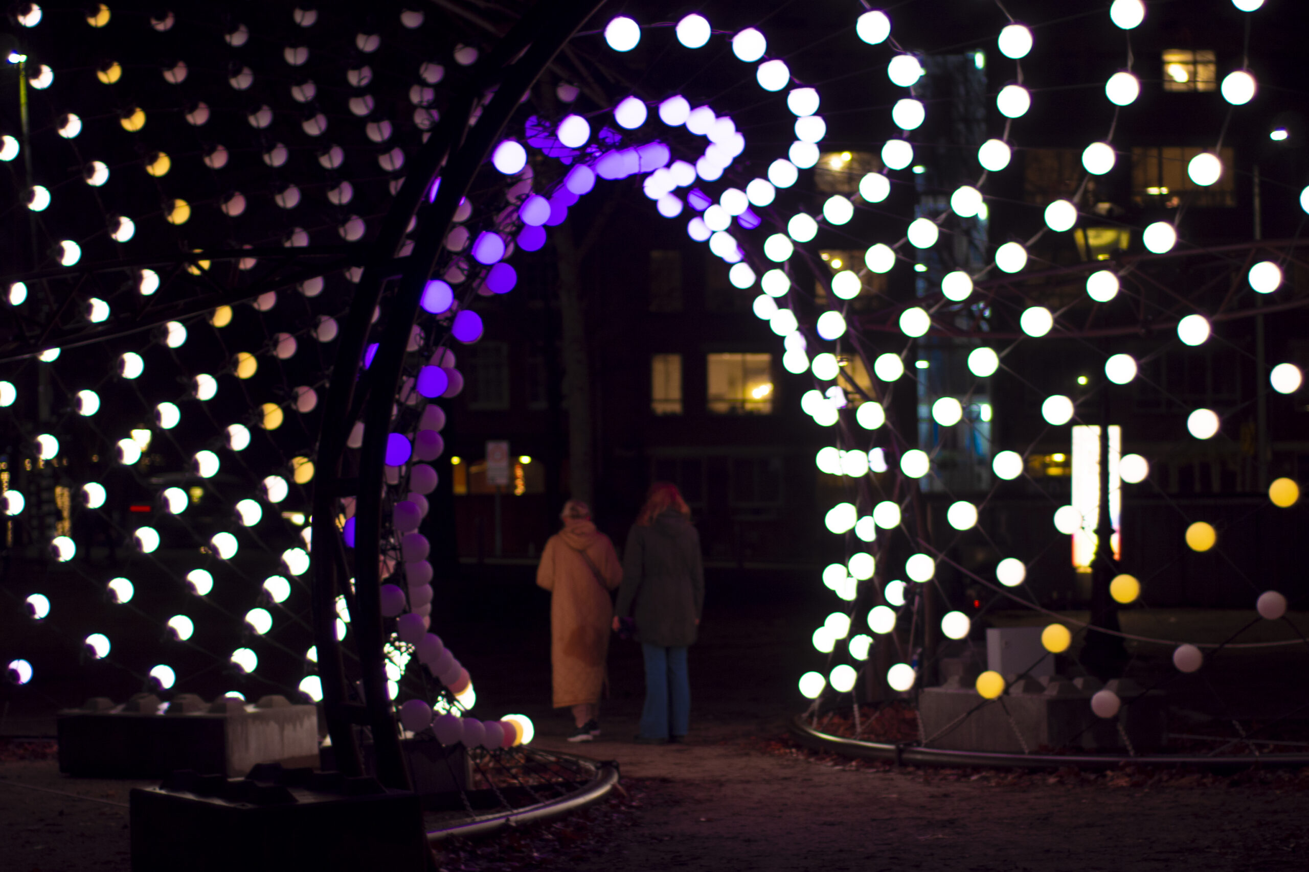 The annual Amsterdam Light festival is very magic! On one hand you experience the beautiful art objects, on the other hand the city is even more stunning during these months. And combining those two makes everything even more magic. Join us during this 6,5 km photowalk. Make sure you wear warm shoes and clothes. Bring a tripod if you have one. The beautiful city center of Amsterdam will be your lightning photostory. Our 3 hour walk is 150 euro for one, 250 for two.